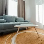Spacious By Blvd 25b4 - Free Parking