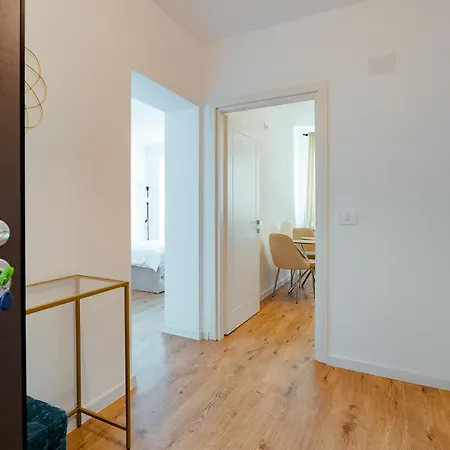 Calm And Spacious With Soft Tones By Blvd 25b4 - Pipera Apartment *