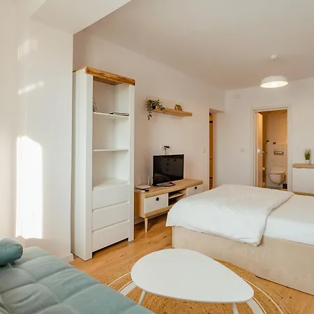 Daire Calm And Spacious With Soft Tones By Blvd 25b4 - Pipera *