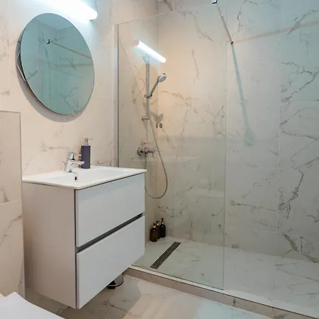 Spacious By Blvd 25b4 - Free Parking Appartement