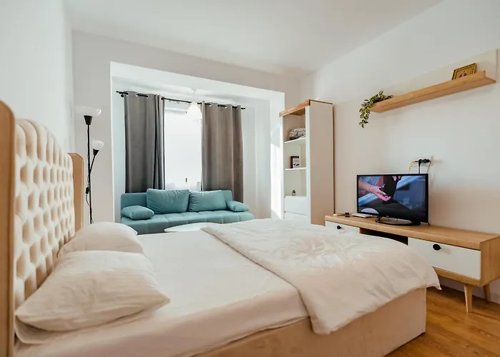 Calm And Spacious With Soft Tones By Blvd 25b4 - Pipera *