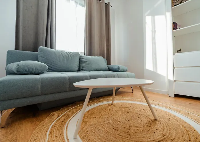 Calm And Spacious With Soft Tones By Blvd 25b4 - Pipera