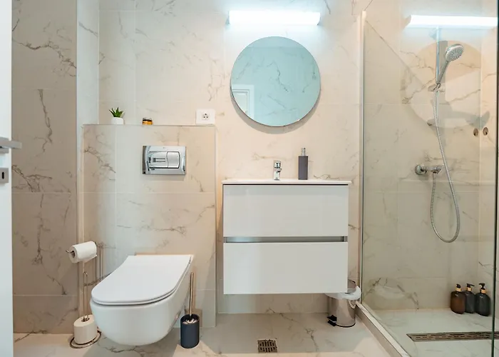 Spacious By Blvd 25b4 - Free Parking