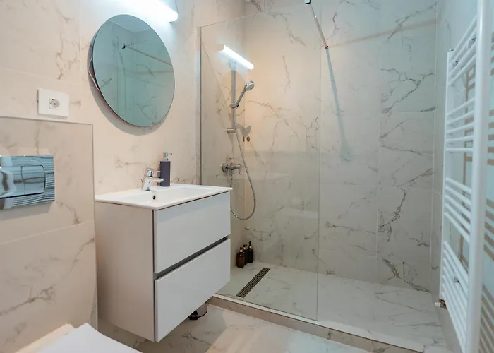 Calm And Spacious With Soft Tones By Blvd 25b4 - Pipera Apartman