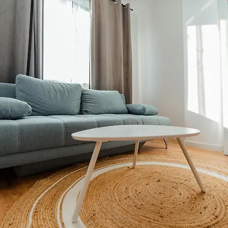 Spacious By Blvd 25b4 - Free Parking