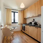 Spacious By Blvd 25b4 - Free Parking *