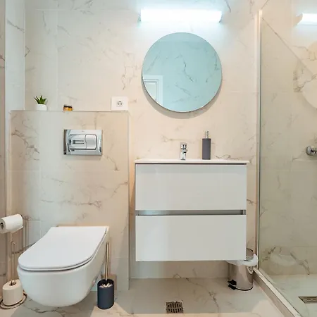 Spacious By Blvd 25b4 - Free Parking